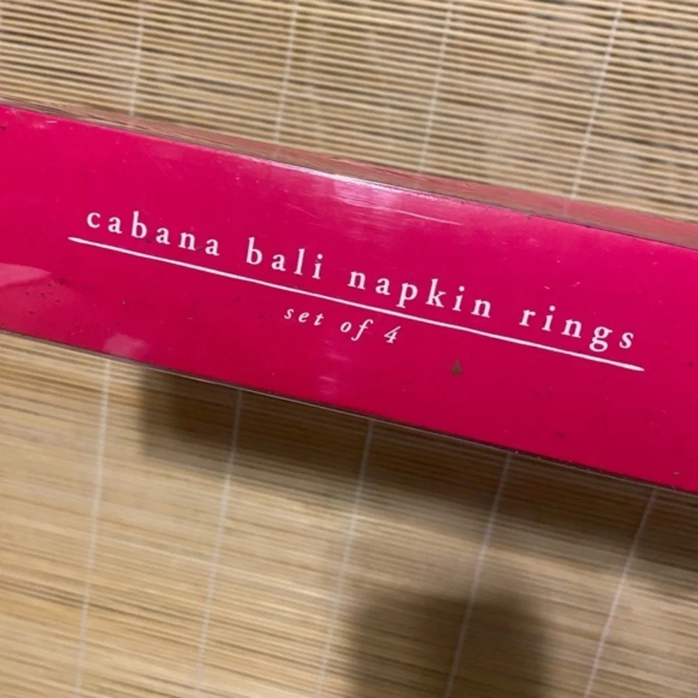 New‎ in box Pier 1 imports napkin rings